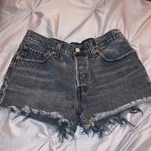 Levi Cut off Jean Shorts.